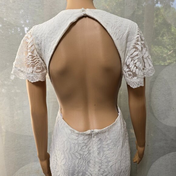 Lulus Your Hand in Mine White Lace Flutter Sleeve Maxi Dress. Size S - Picture 11 of 15